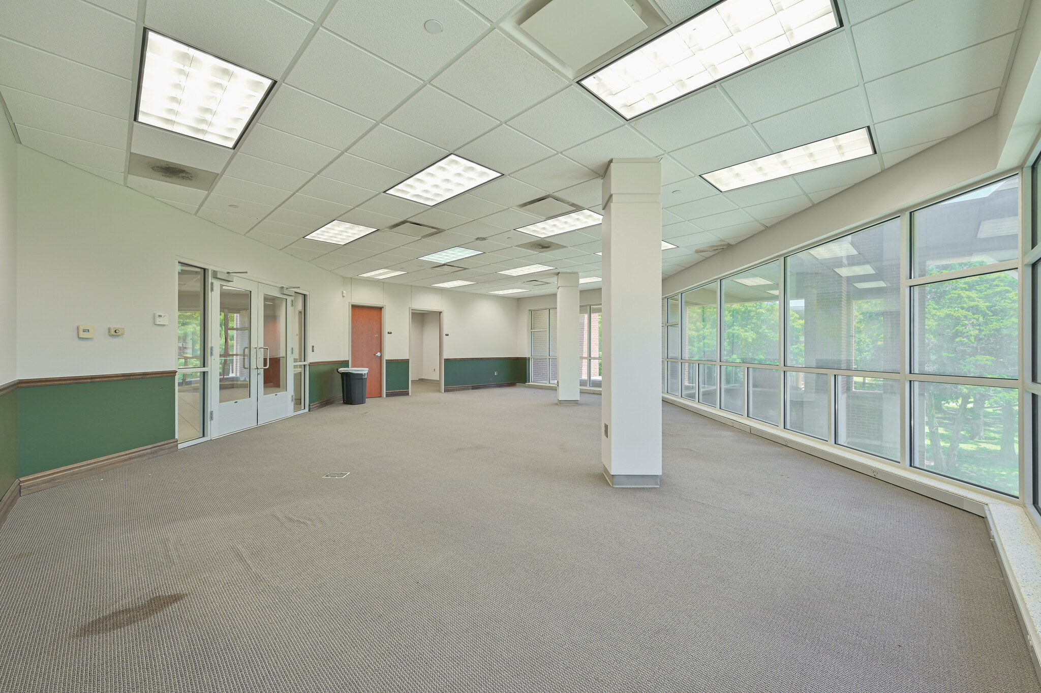 1900 W MacArthur St, Shawnee, OK for lease Interior Photo- Image 1 of 5