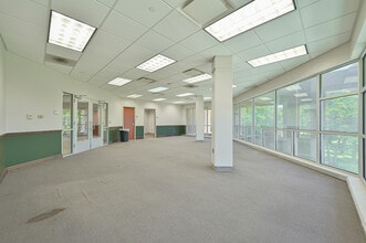1900 W MacArthur St, Shawnee, OK for lease Interior Photo- Image 1 of 5
