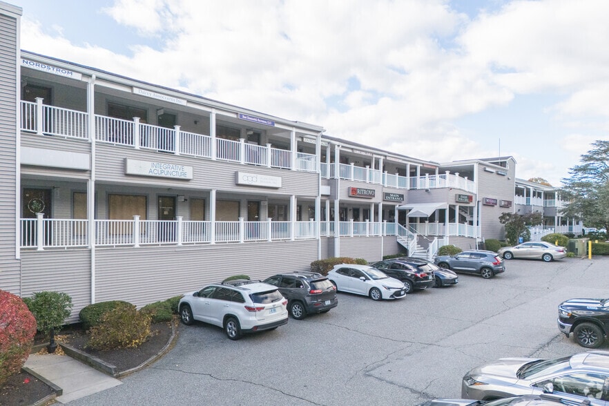 1050 Main St, East Greenwich, RI for sale - Building Photo - Image 2 of 5