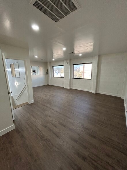 5790 Wynn Rd, Las Vegas, NV for lease - Interior Photo - Image 3 of 19