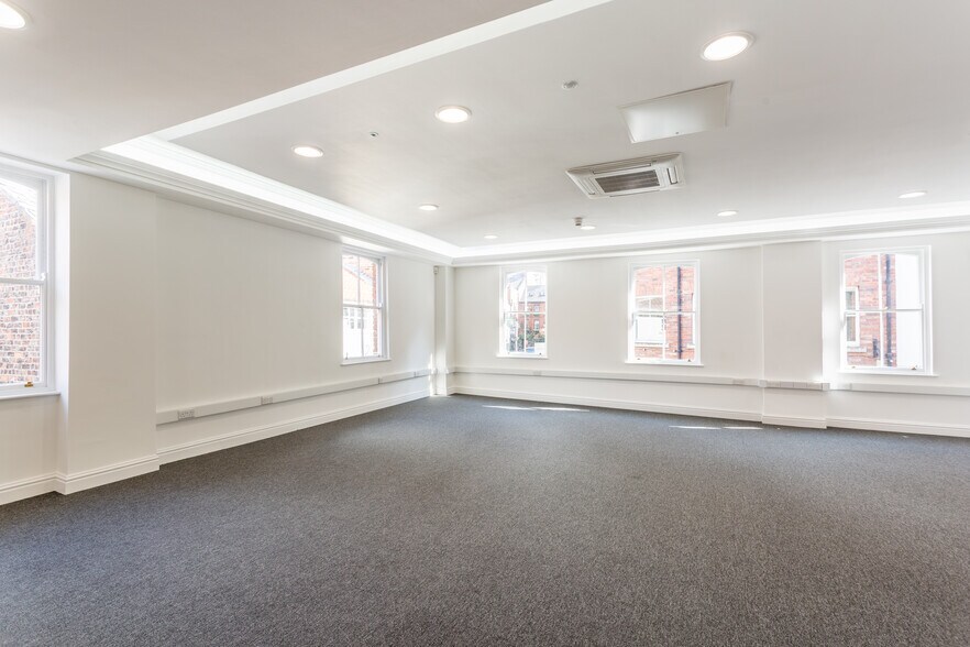 14 Swinegate Ct E, York à louer - Photo intérieure - Image 3 de 10