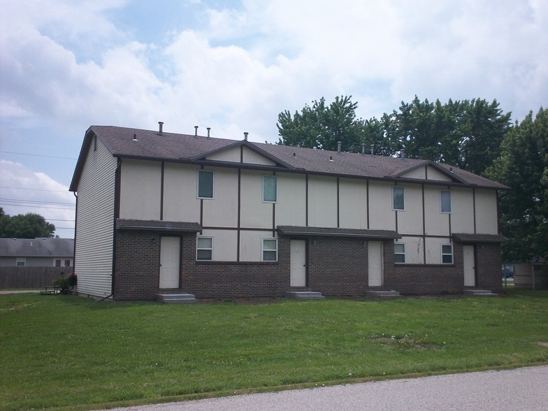 1309-1327 Alleghaney St, Burlington, KS for sale - Primary Photo - Image 1 of 1