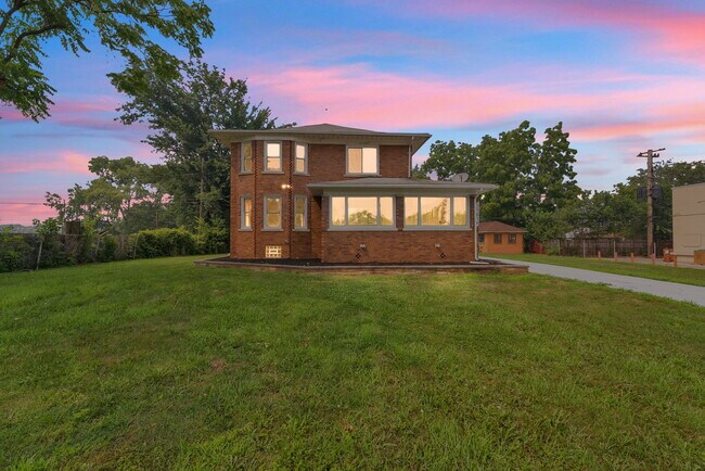 Plus de détails pour 29016 Ford Rd, Garden City, MI - Bureau à vendre