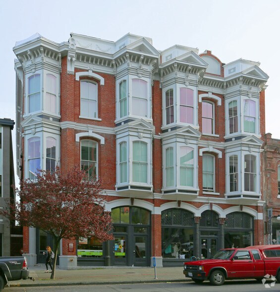 550-554 Yates St, Victoria, BC à louer - Photo du bâtiment - Image 2 de 3