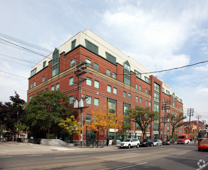 340 College St, Toronto, ON à louer - Photo du bâtiment - Image 2 de 4