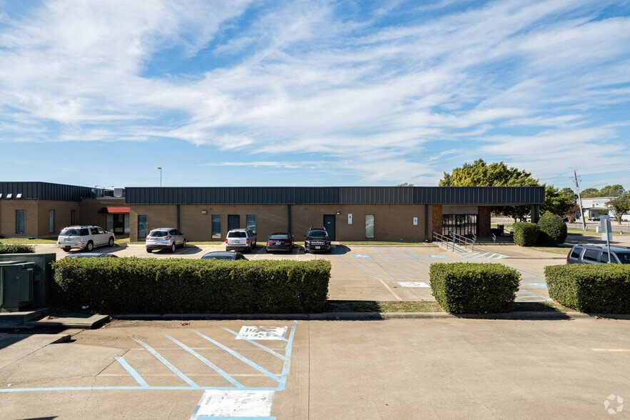 3600 E McKinney St, Denton, TX à vendre - Photo du bâtiment - Image 3 de 6