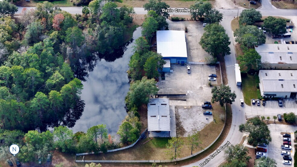 7091 Davis Creek Rd, Jacksonville, FL à louer - Photo du bâtiment - Image 2 de 7