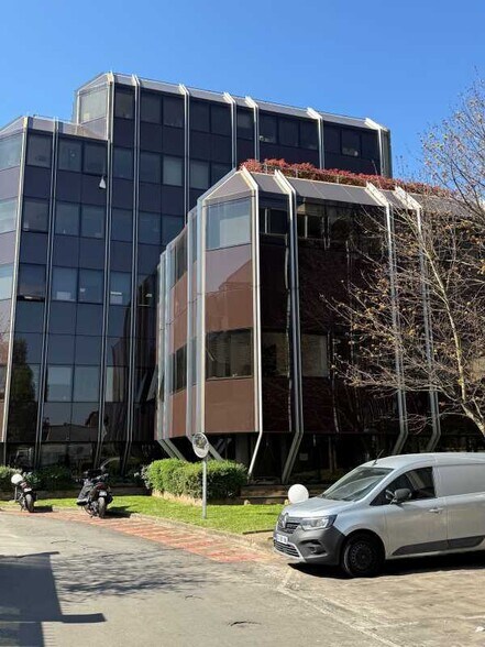 60 Rue Etienne Dolet, Malakoff for sale - Building Photo - Image 3 of 8
