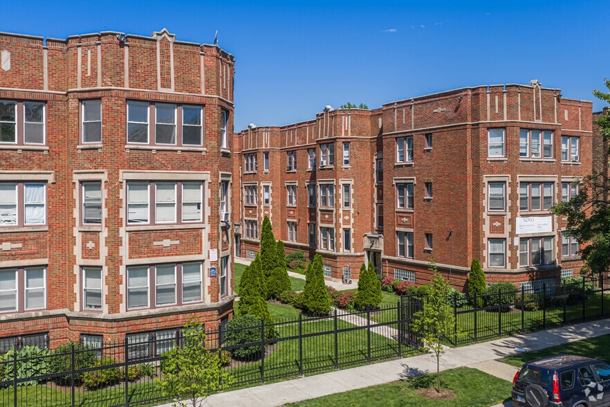 7526-7536 S Colfax Ave, Chicago, IL for sale - Primary Photo - Image 1 of 16