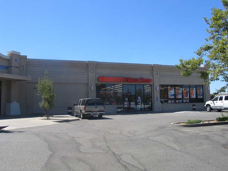 1474-1484 E F St, Oakdale, CA for lease - Building Photo - Image 2 of 2