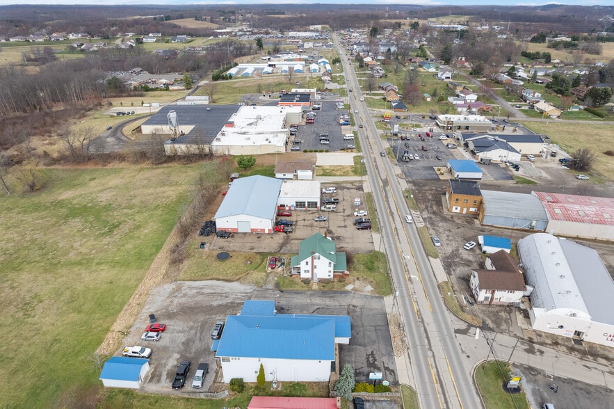 559 Canton Rd NW, Carrollton, OH for sale - Building Photo - Image 2 of 11