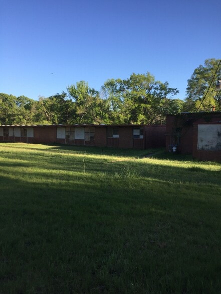 1017 Dolvin Ave, Union Point, GA for sale - Building Photo - Image 3 of 11