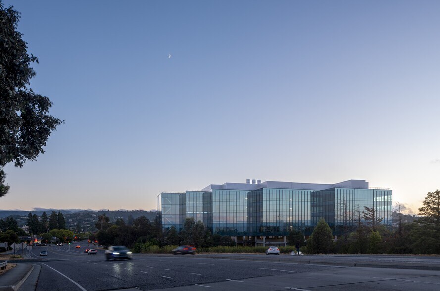 405 Industrial Rd, San Carlos, CA à louer - Photo du bâtiment - Image 2 de 24