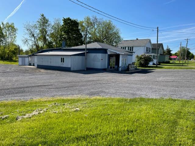 1061 Glenwood Ave, Oneida, NY à vendre - Photo du bâtiment - Image 1 de 1