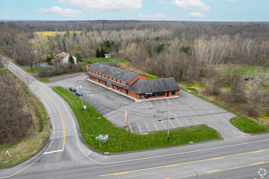 5660 Clinton St, Elma, NY à louer - Photo du bâtiment - Image 3 de 4