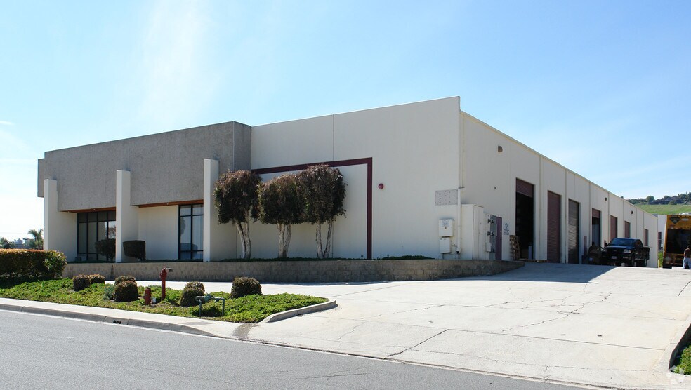 1200 Billy Mitchell Dr, El Cajon, CA à louer - Photo du bâtiment - Image 3 de 4