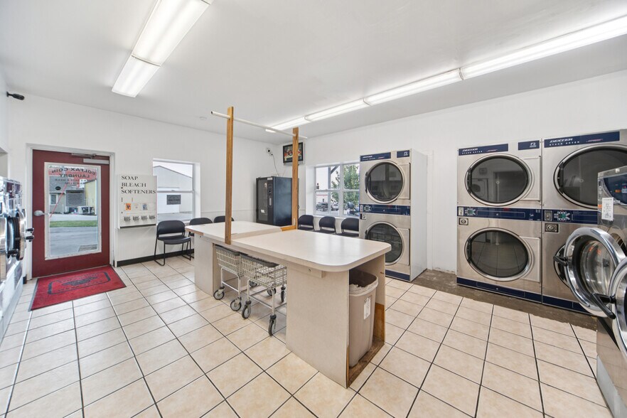 14 N Elm St, Colfax, IA à vendre - Photo du bâtiment - Image 3 de 17