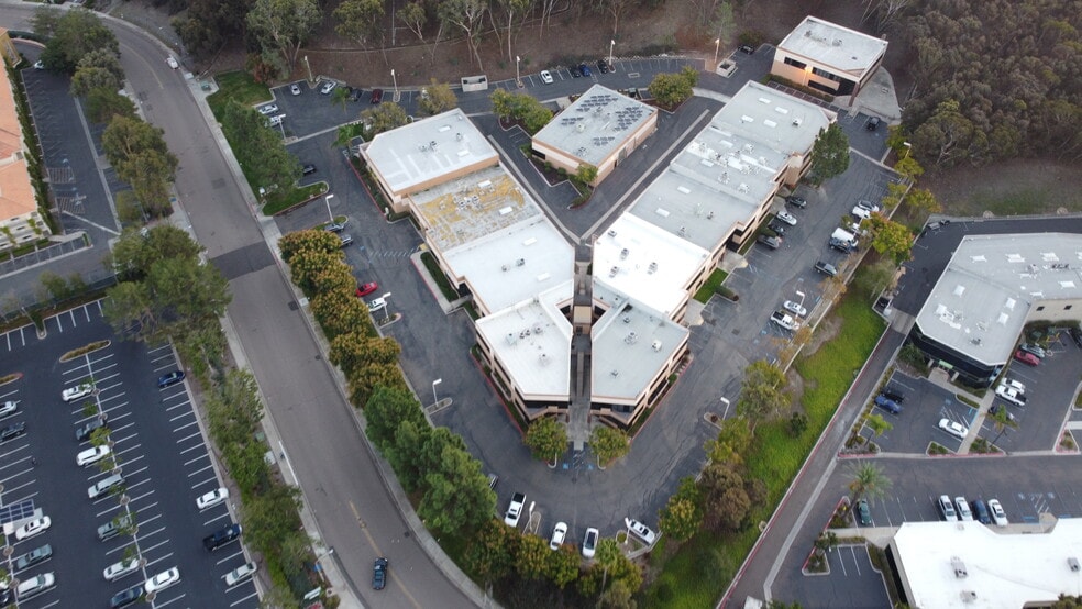 11407 W Bernardo Ct, San Diego, CA for lease - Building Photo - Image 3 of 5