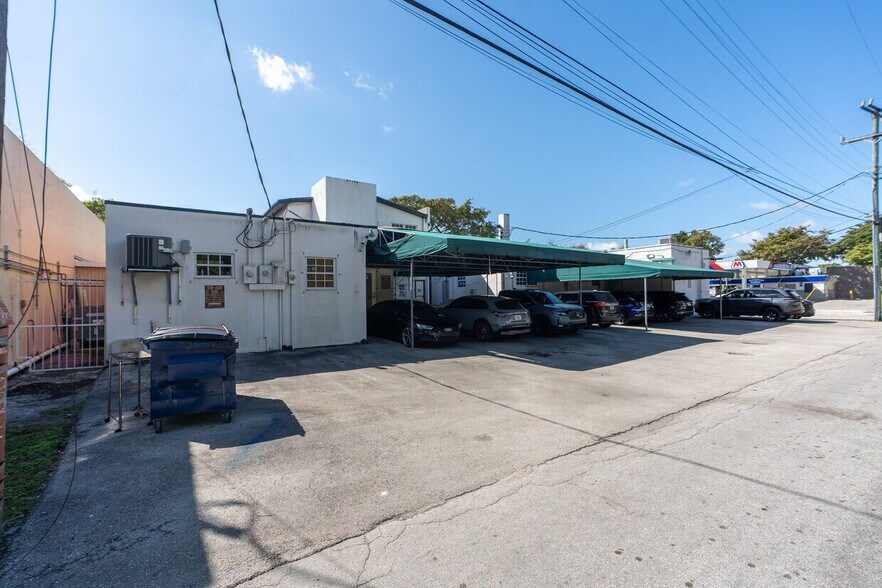 2295 Coral Way, Coral Gables, FL for sale - Building Photo - Image 2 of 30