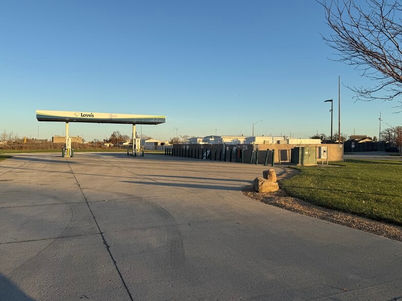 8771 Zionsville Rd, Indianapolis, IN for sale - Building Photo - Image 1 of 2