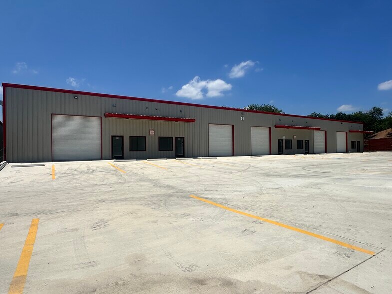 13807 Bulverde Rd, San Antonio, TX à vendre - Photo du bâtiment - Image 1 de 9