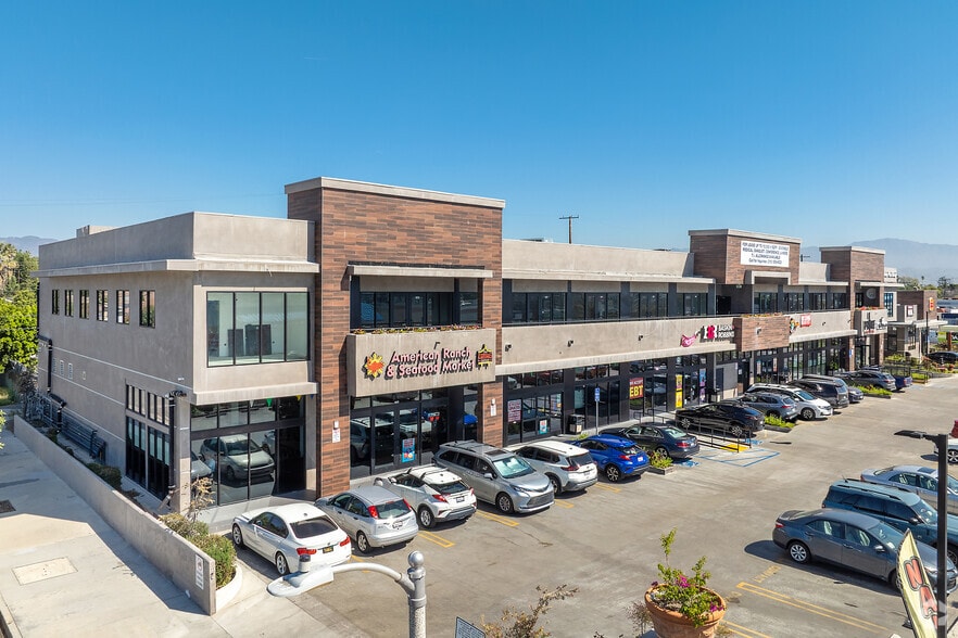 13755-13811 Roscoe Blvd, Panorama City, CA for lease - Building Photo - Image 2 of 21
