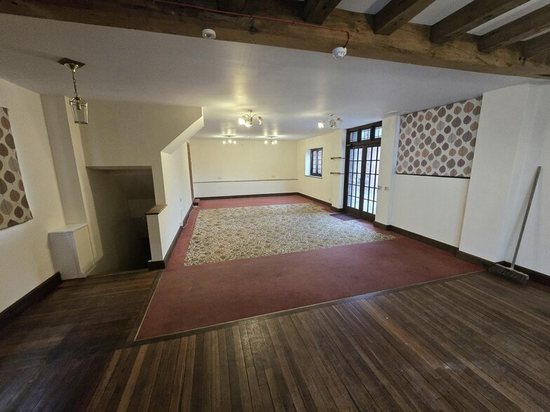 Bank St, Bishops Waltham for lease - Building Photo - Image 2 of 12