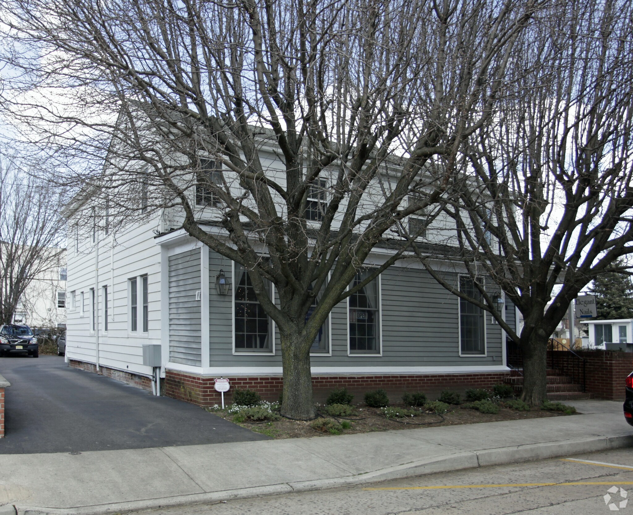 17 Linden Pl, Red Bank, NJ à louer Photo du bâtiment- Image 1 de 4