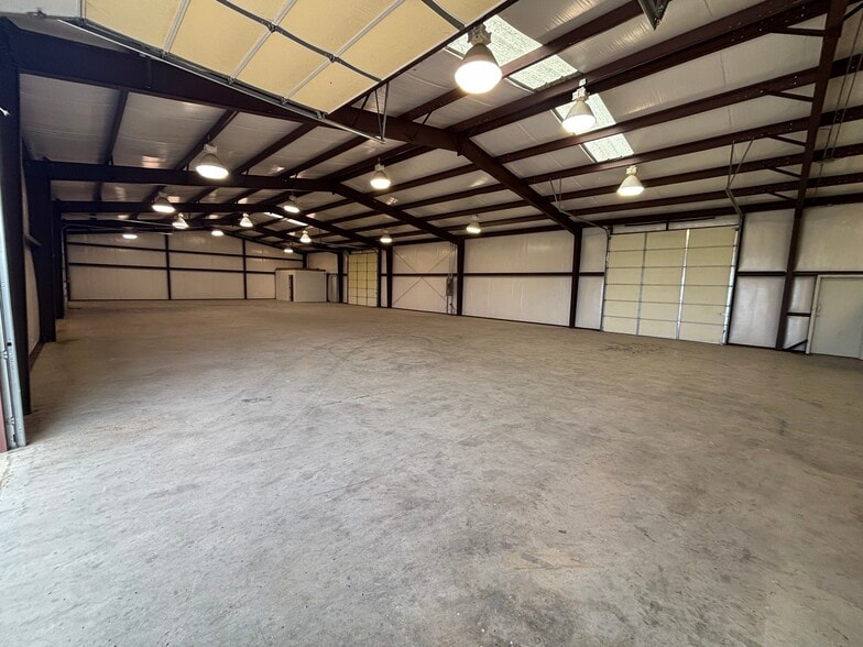 1685 Melton Rd, Sanger, TX for sale - Interior Photo - Image 3 of 9