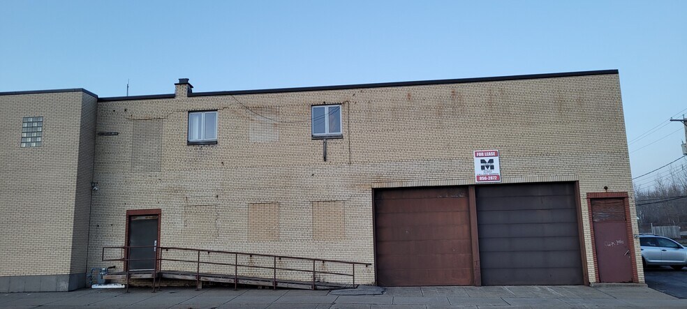 714-718 Hertel Ave, Buffalo, NY for lease - Building Photo - Image 2 of 2