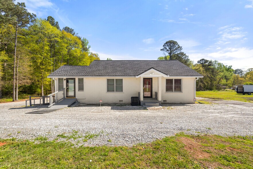4297 N Henry Blvd, Stockbridge, GA à vendre - Photo du bâtiment - Image 1 de 37