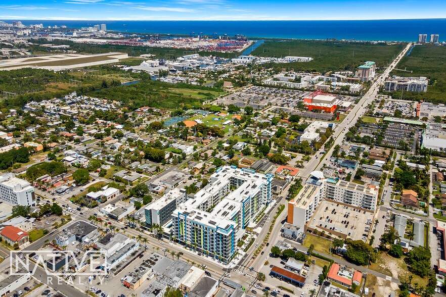 4 N Federal Hwy, Dania Beach, FL à vendre - Photo du bâtiment - Image 2 de 21