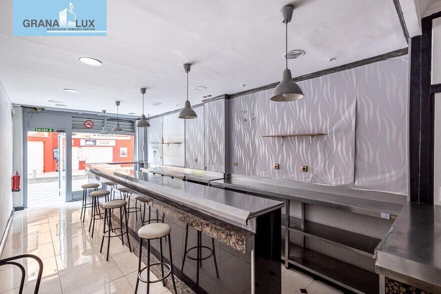 Avenida de América, 47, Granada, Granada for sale - Interior Photo - Image 2 of 13