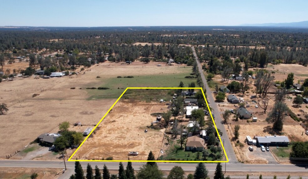 5243 Poplar Ave, Anderson, CA à vendre - Photo du bâtiment - Image 2 de 20