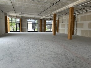 1020-1060 Centerpoint Dr, Stevens Point, WI for lease Interior Photo- Image 2 of 2