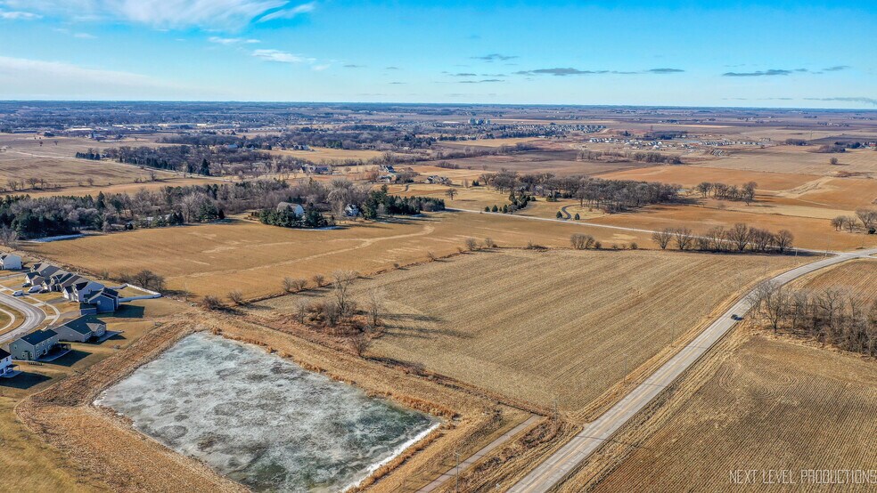 001 Big Timber Rd, Hampshire, IL à vendre - Photo du bâtiment - Image 3 de 7