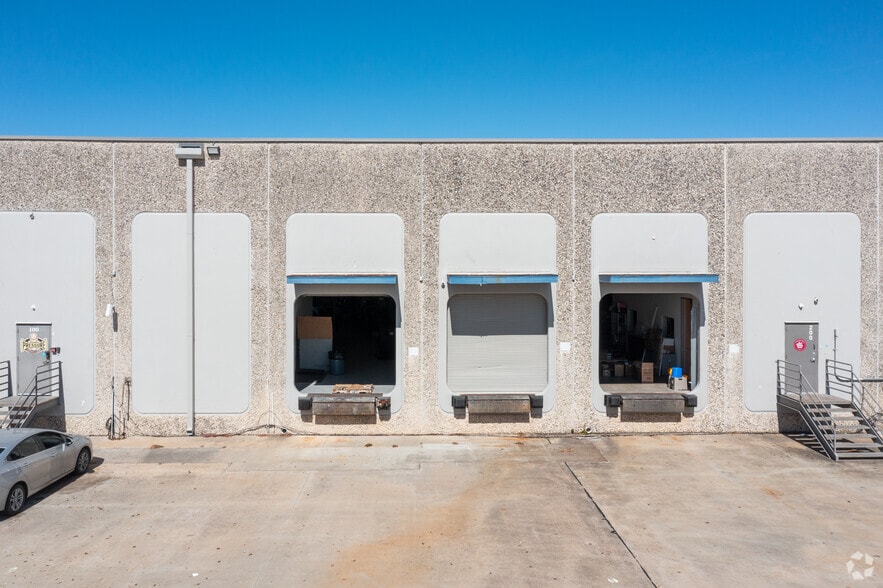 16802 Barker Springs Rd, Houston, TX à louer - Photo du bâtiment - Image 3 de 5