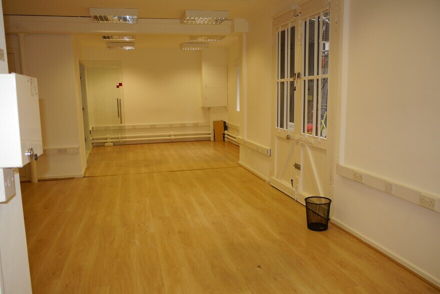 11 Jew St, Brighton à louer - Photo du bâtiment - Image 3 de 4