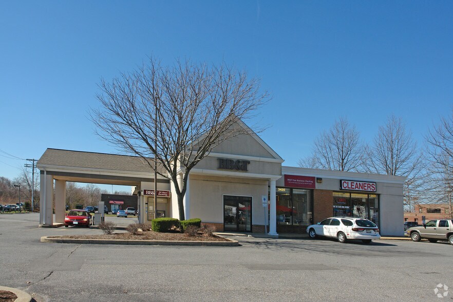 3425 Leonardtown Rd, Waldorf, MD à louer - Photo du bâtiment - Image 2 de 11
