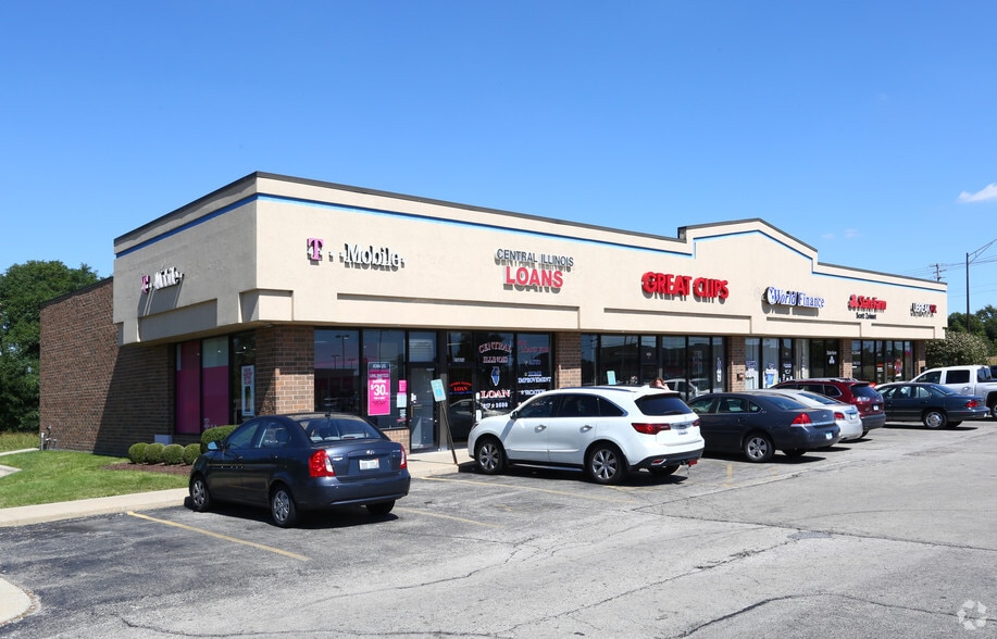 2587 Sycamore Rd, Dekalb, IL for lease - Primary Photo - Image 1 of 6
