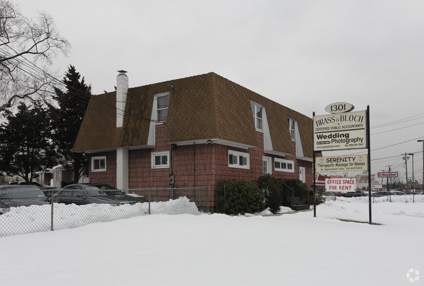 1301 Deer Park Ave, North Babylon, NY for lease - Building Photo - Image 3 of 4