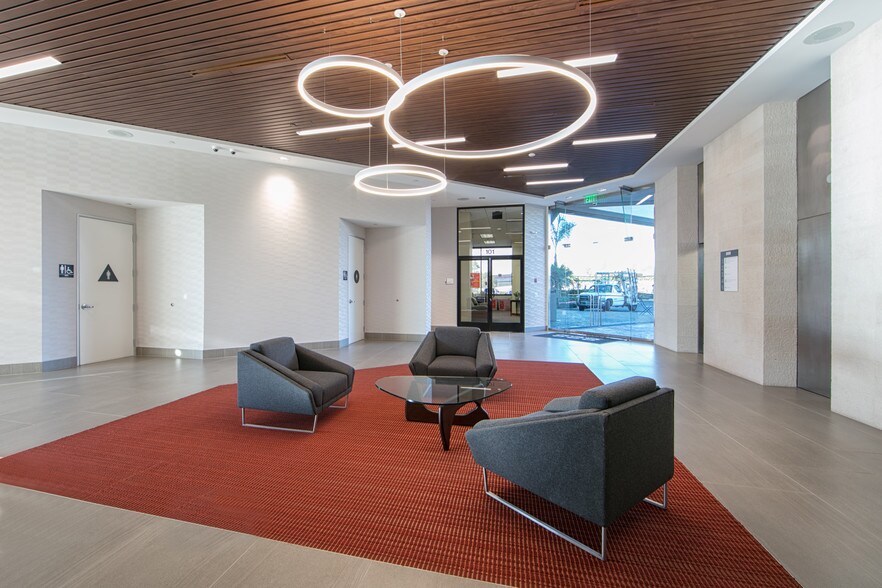 888 Disneyland Dr, Anaheim, CA à louer - Hall d’entrée - Image 2 de 9