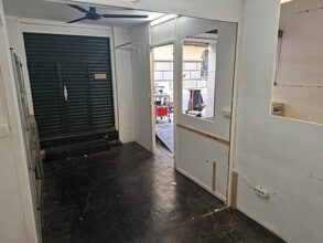 Retail in Barcelona, Barcelona for lease Interior Photo- Image 1 of 4
