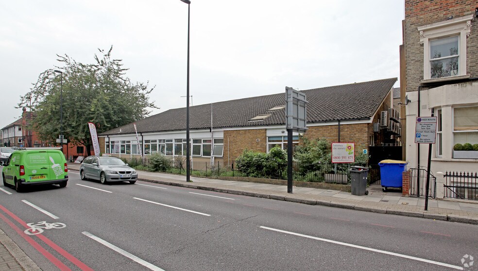 18-30 Latchmere Rd, Londres à vendre - Photo du bâtiment - Image 2 de 2