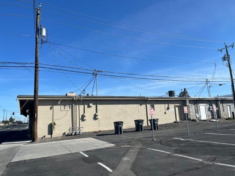 702 E Main St, Othello, WA for lease - Building Photo - Image 2 of 59