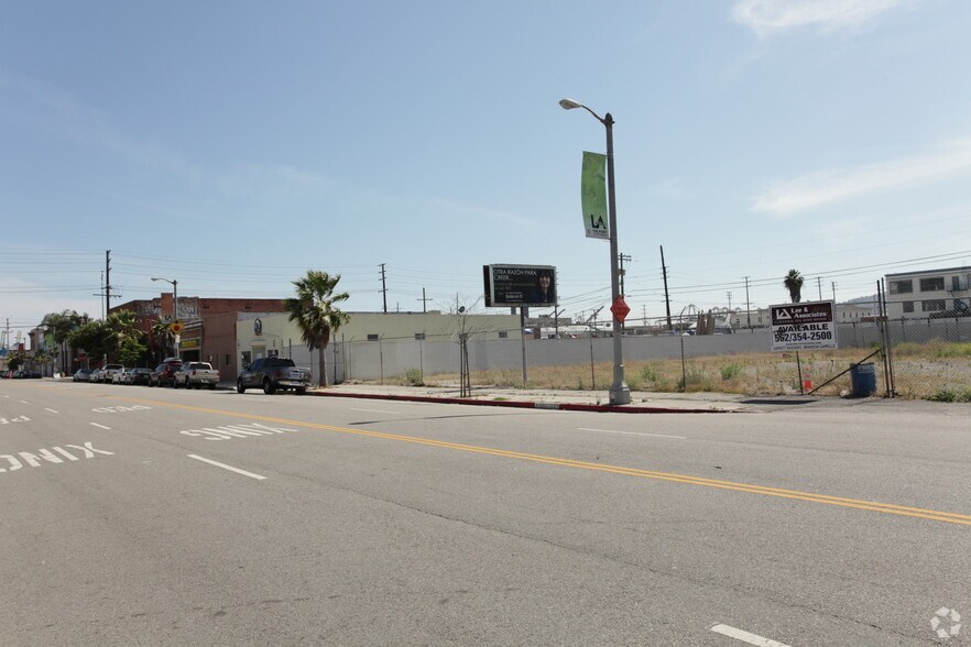 331-333 N Avalon Blvd, Wilmington, CA à louer - Photo du bâtiment - Image 3 de 3