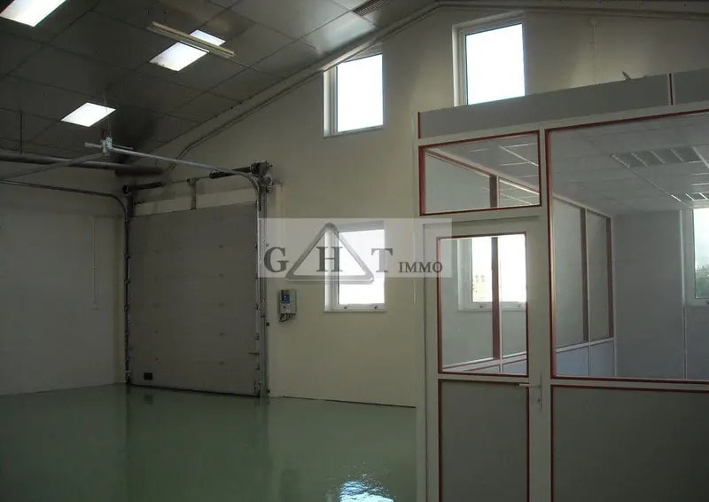 Industrial in SAINT-OUEN-L'AUMONE for lease Interior Photo- Image 1 of 4