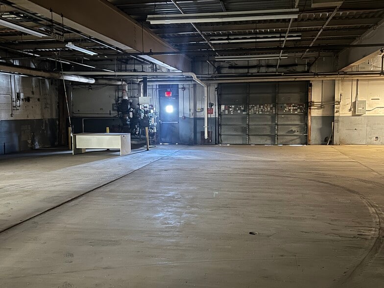 44-49 Venner Rd, Amsterdam, NY for lease - Building Photo - Image 2 of 25