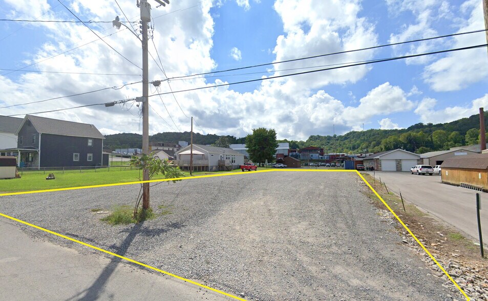 Ash Street, Anmoore, WV à vendre - Photo du bâtiment - Image 2 de 5