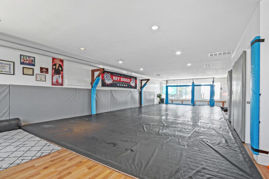 12923 Venice Blvd, Los Angeles, CA à vendre - Photo intérieure - Image 2 de 14